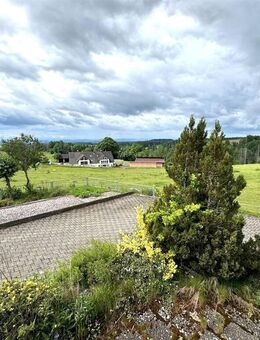 Panorama pur! Schicke 2,5 Zi., 100qm grosse Wohnebene, in Höchenschwand... - Höchenschwand
