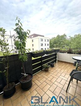 3-Zimmer-Etagenwohnung mit 2 Balkonen, Stellplatz und Einbauküche - Pforzheim