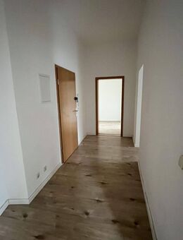 Helle 3-Zimmer-Wohnung mit durchdachtem Grundriss in gepflegtem Mehrfamilienhaus - Plauen