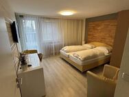 Modernes möbliertes Zimmer mit Balkon, Parkplatz und Gemeinschaftsküche - Villingen-Schwenningen