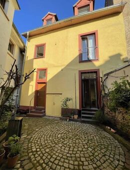 EINZIEHEN UND WOHLFÜHLEN - UNIKATES HINTERHAUS-WOHNREFUGIUM IM HERZEN DER DURLACHER ALTSTADT... - Karlsruhe