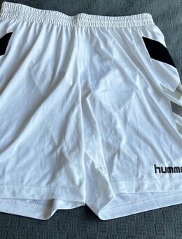 Hummel Marke Fußball Shorts - Berlin Lichtenberg