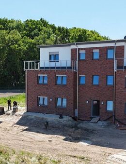 ETW mit 3-Zimmern im OG - rechts auf knapp 81 m² Wohn- u. Nutzfläche im KfW40 Standard im 6-FH - Wildeshausen