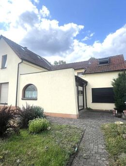 ++ 1-2-FAMILIENHAUS MIT VIEL POTENTIAL ++ - Langenfeld (Rheinland)