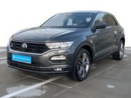 VW T-Roc, 1.5 TSI Sport R-Line Dig BSD App, Jahr 2022 - Hannover