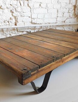 shabby Salon Sofa Couch tisch upcycling paletten rollwagen Loft Factory Style Rollpalette DDR Holztisch - Salzatal