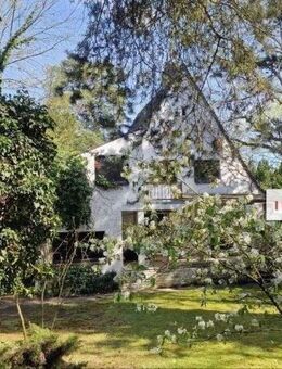 IMMOBERLIN:DE - Sehr attraktives Ein-/Zweifamilienhaus in exquisiter Lage zwischen Wald und Havel - Berlin