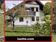 Diese grosszügige 4-Zimmer-ETW befindet sich in einem gepflegten, massiv erstellten 3-Familienhaus und bietet Ihnen a... - Waldshut-Tiengen