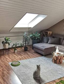 Schöne helle 3,5-Zimmer Dachgeschosswohnung mit großem Balkon - Gemmingen