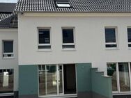 Erstbezug! Reihenmittelhaus mit Küche, zwei Bädern und vier Schlafzimmern - Roth (Bayern)