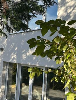 Die Maklerinnen präsentieren: Gepflegte Villa mit viel Platz in idyllischer Ruheoase - Igensdorf