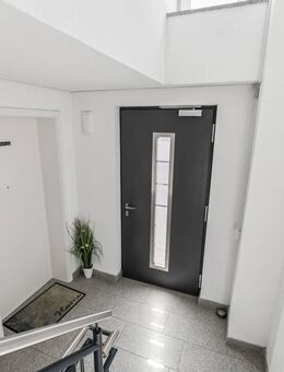 Provisionsfrei - Lichtdurchflutete Wohnung mit großzügigem Wohnbereich & Terrasse - Denkendorf (Baden-Württemberg)