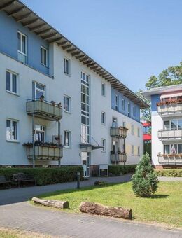 5,73 % Rendite: 2-Zimmer Wohnung mit kleinem Gartenbereich nah WISTA Adlershof! Vermietungsgarantie! - Berlin