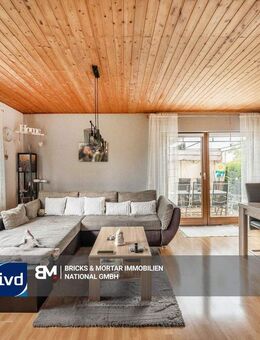 Geräumiges Einfamilienhaus in sonniger Hanglage mit Terrasse und schönem Ausblick - Trossingen