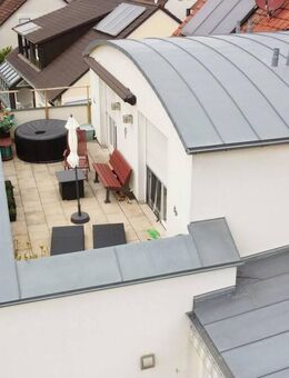 Exklusive Galeriewohnung mit Dachterrasse und Balkon, zwei Eingänge erweiterbar bis zu 5 Zimmer - Wendelstein