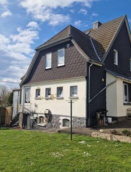 Einfamilienhaus im Altbau Charme - mit Gartenhaus, Garage und Doppelcarport in Ortsrandlage! - Großseifen