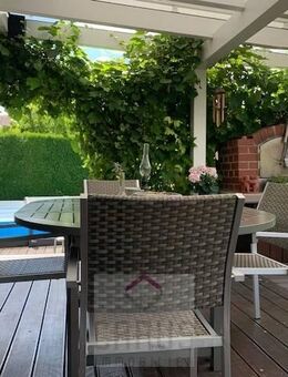 Charmantes Einfamilienhaus mit Pool in Moos - Moos (Bayern)