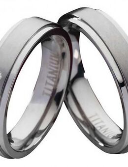 Schmale Titanringe T040 mit Zirkonia oder Diamant - Aholming