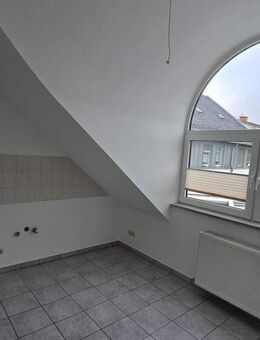 renovierte 3-Raum-Dachgeschosswohnung - Adorf (Vogtland)