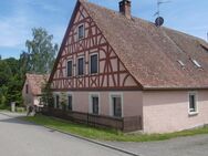 Schön ruhig gelegenes Bauernhaus mit großer Scheune und überdachtem Montageplatz - Diebach