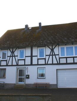 Wohnhaus mit Scheune, Garage und Baugrundstück in Erndtebrück - Erndtebrück