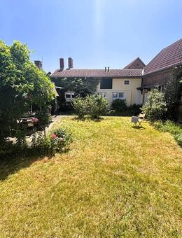 Haushälfte mit 3-Seiten Hof Charakter nur 5 Gehminuten von der Havel entfernt - Fürstenberg (Havel)