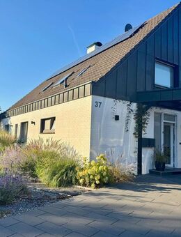 * * * RESERVIERT * * * Großes Einfamilienhaus mit Einliegerwohnung in Lowick - Bocholt