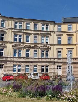 Repräsentativ in Top-Lage! 2 Wohnungen sind frei! 3. Wohnung oder verm. Büroeinheit + Praxis im EG - Bayreuth