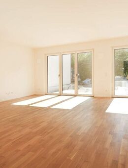 *Wohnen wie im eigenen Haus - Traumhafte EG-Maisonettewohnung mit Garten & Terrassen zum Erstbezug* - München