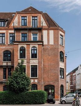 3-Zimmer-Altbauwohnung mit 2 Balkonen in Kiel Ravensberg - Kiel