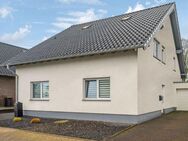 Übach-Palenberg: Traumhafte, neuwertige 4-Zimmer-Eigentumswohnung in begehrter Lage - Übach-Palenberg
