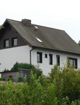 Einfamilienhaus mit Doppelgarage und Blick über Saalfeld - Saalfeld (Saale)