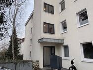 Große 2-3-Zimmer Wohnung in toller Lage unterhalb der Hufelandtherme. 2.OG mit Fahrstuhl........Einbauküche - Bad Pyrmont