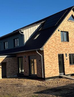 Erstbezug! Energieeffiziente, familienfreundliche Doppelhaushälfte in guter, zentraler Lage - Adendorf