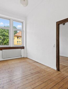 Großzügige 4-Zi.-Wohnung mit Balkon, Loggia & Kamin - Ideal für Eigennutzer oder Anleger - Kassel