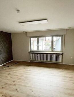 Ketsch/ Rhein-Neckar Kreis - 2 Familienhaus (2 Wohneinheiten) mit großem Garten, Garage, Stellplätze uvm. - Ketsch