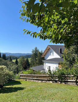 Traumhaftes Einfamilienhaus in idyllischer Lage mit 6.417 m2 Grundstück - Loitzendorf