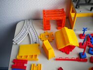 Plastic-Eisenbahnschienen und Zubehör,3 cm Spur,8 m Strecke ca.,ca. 95 Teile,Alt - Linnich