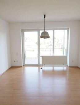 Seniorengerechtes, betreutes Wohnen: attraktive, gepflegte und helle 2-Zimmerwohnung mit großem sonnigen Balkon zur Eigennutzung oder Kapitalanlage - Ansbach