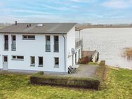 Dichter am Wasser wäre IM Wasser: Ferienhaus mit 2 Einheiten und direktem Wasserblick am Hafen - Poseritz