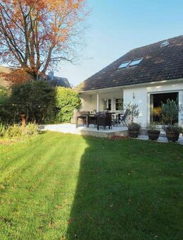 Modernisiertes Einfamilienhaus mit Bungalowcharakter und Ausbaureserve - Ammersbek