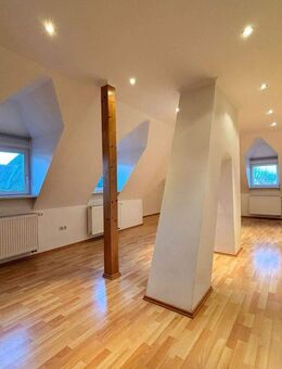 Helle freundliche Dachgeschosswohnung in bester Lage in Speyer - Speyer