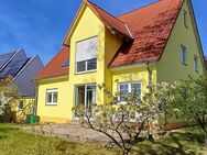 Neuwertiges 1- bis 2-Familienhaus im schönen Roßtal mit Fernblick und S-Bahn-Anbindung - Roßtal