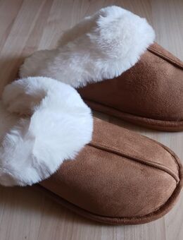 Unisex Plüsch Kunstleder Hausschuhe Größe 40/41 NEU ! - Bochum Werne