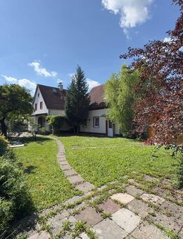 Raum für Sie und Ihre Familie - großes Einfamilienhaus, oder Haus mit Einliegerwohnung - Burgkirchen (Alz)