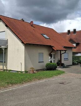 Zwei Wohnungen, ein Zuhause – Platz für die ganze Familie in 97215 Uffenheim - Uffenheim
