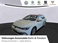 VW Golf Variant, 1.0 Golf VIII eTSI Life, Jahr 2022 - Berlin