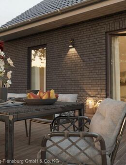 Großes Wohnparadies: Haus mit Einliegerwohnung für vielfältige Möglichkeiten - Schwabstedt