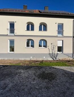 Auerbach - Mehrgenerationenhaus mit großen Garten, in ruhiger Lage - Auerbach (Oberpfalz)