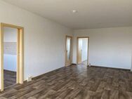 Saniert 2023: 3-Raum-Wohnung mit Balkon! - Oschersleben (Bode)